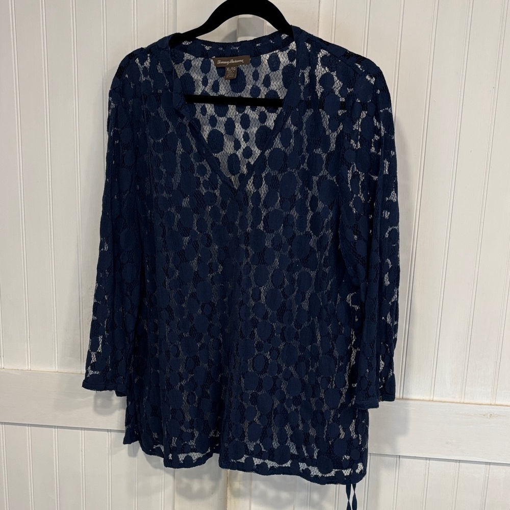 Tommy Bahama dark Blue Lace Overlay Top. Sexy & versatile size XL.